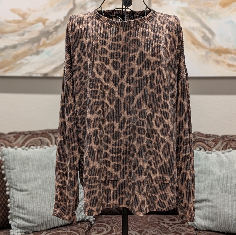 NWOT Textured Leopard Print Long Sleeve Top